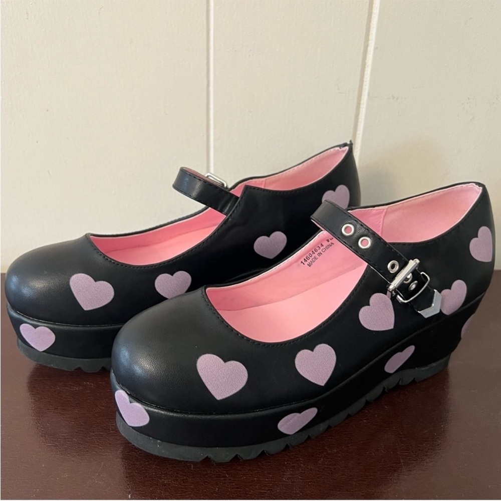 Black with Pink Hearts Platform #whimsigoth Mary Janes from Hot Topic 8 - Picture 6 of 8